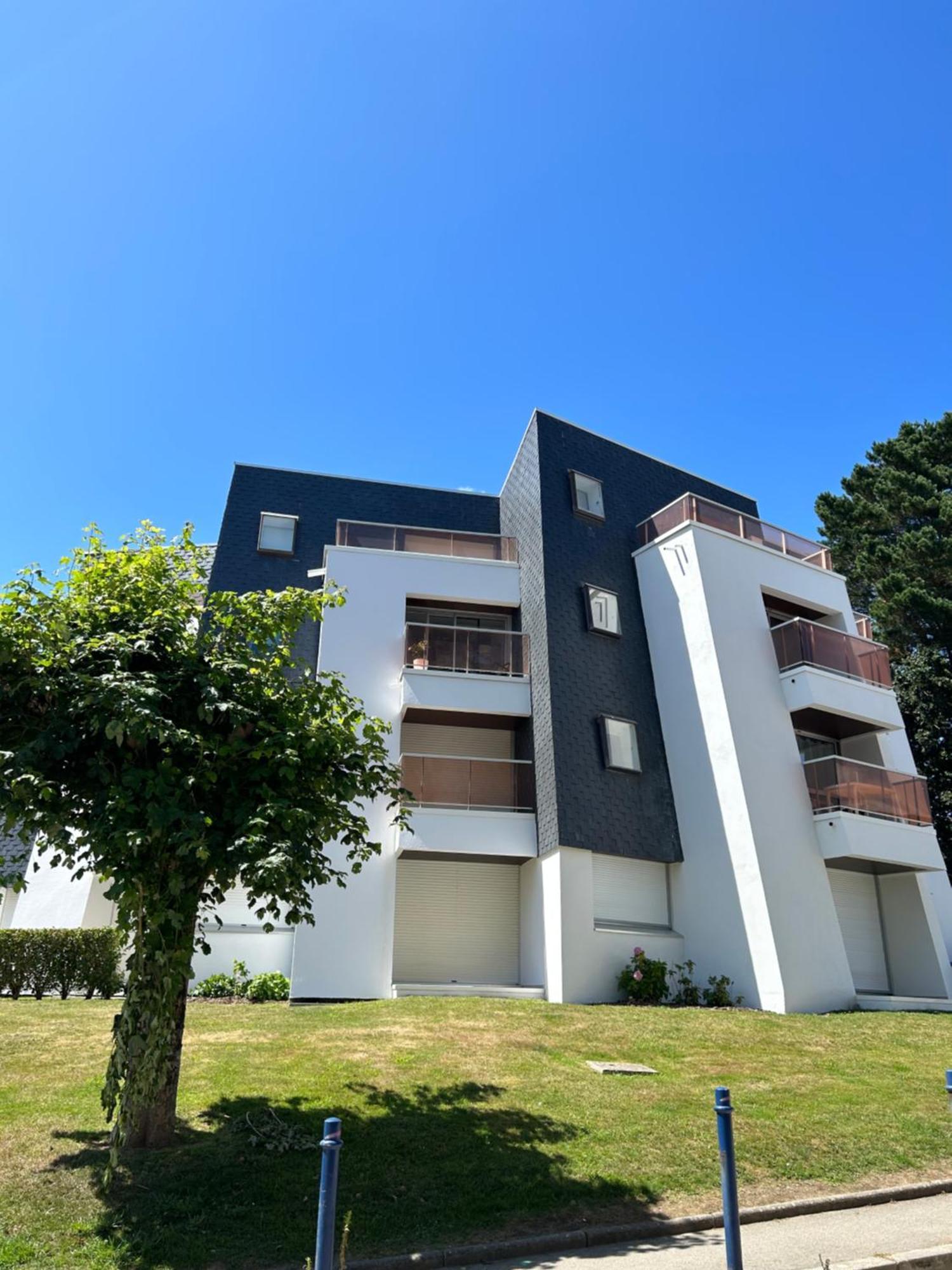 Apartment Corniche - *